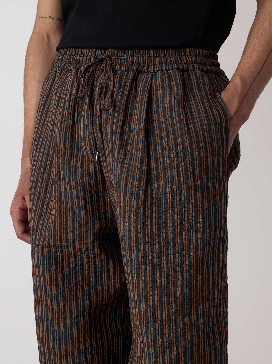 IT.EXC.24.31 STRIPE DRAWSTRING PANTS